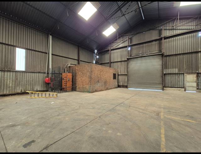 3,200M² WAREHOUSE TO LET IN GERMISTON SOUTH